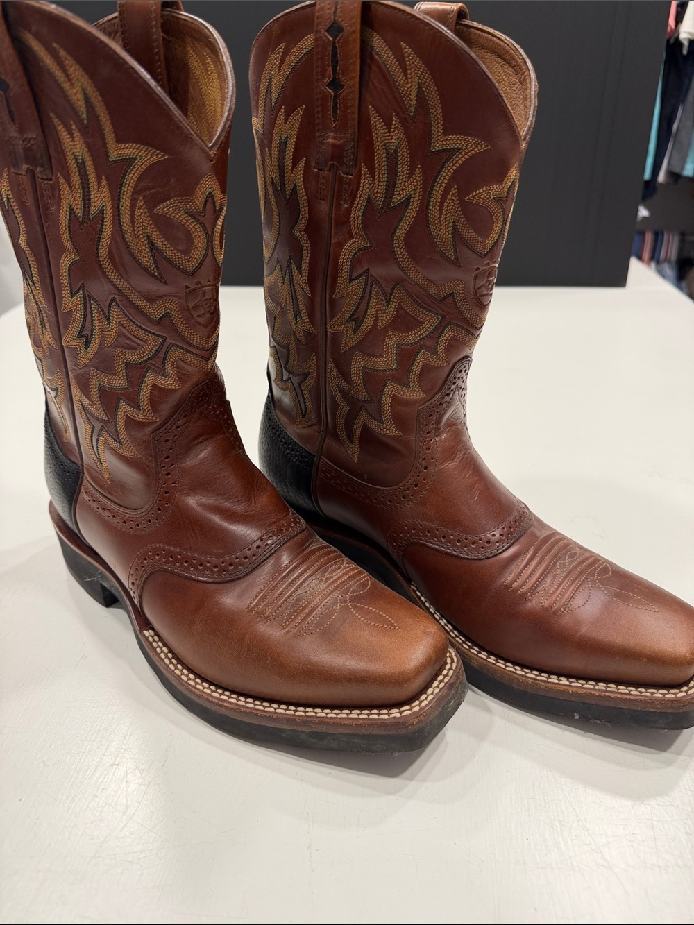 Ariat Brown Leather Western Cowboy Boots with Stitch Detail